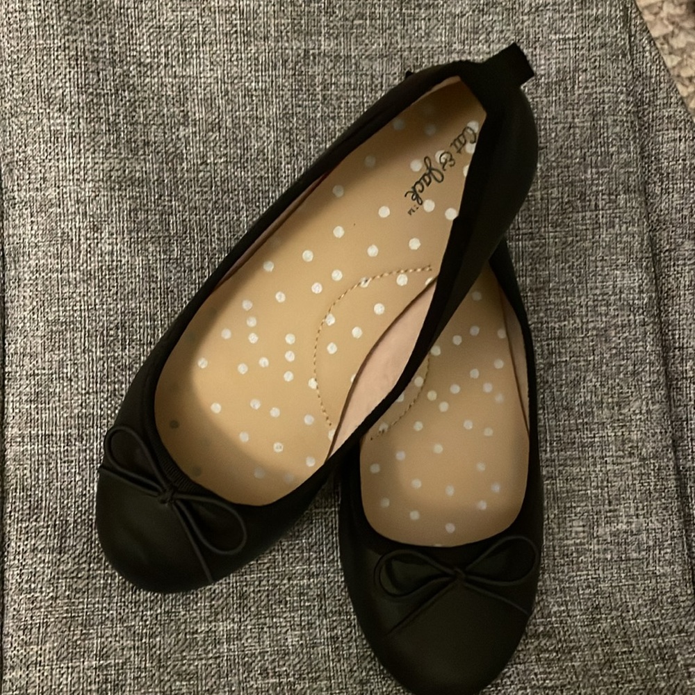 Perfect condition Cat and Jack ballet flats size 13